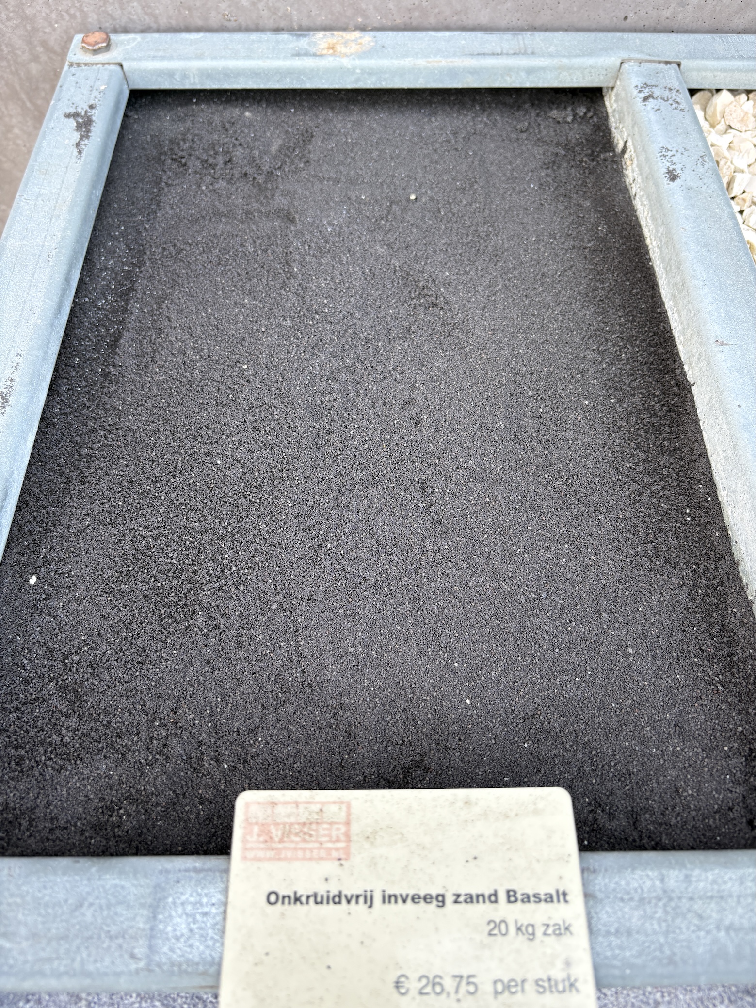 Onkruidvrij inveeg zand Basalt