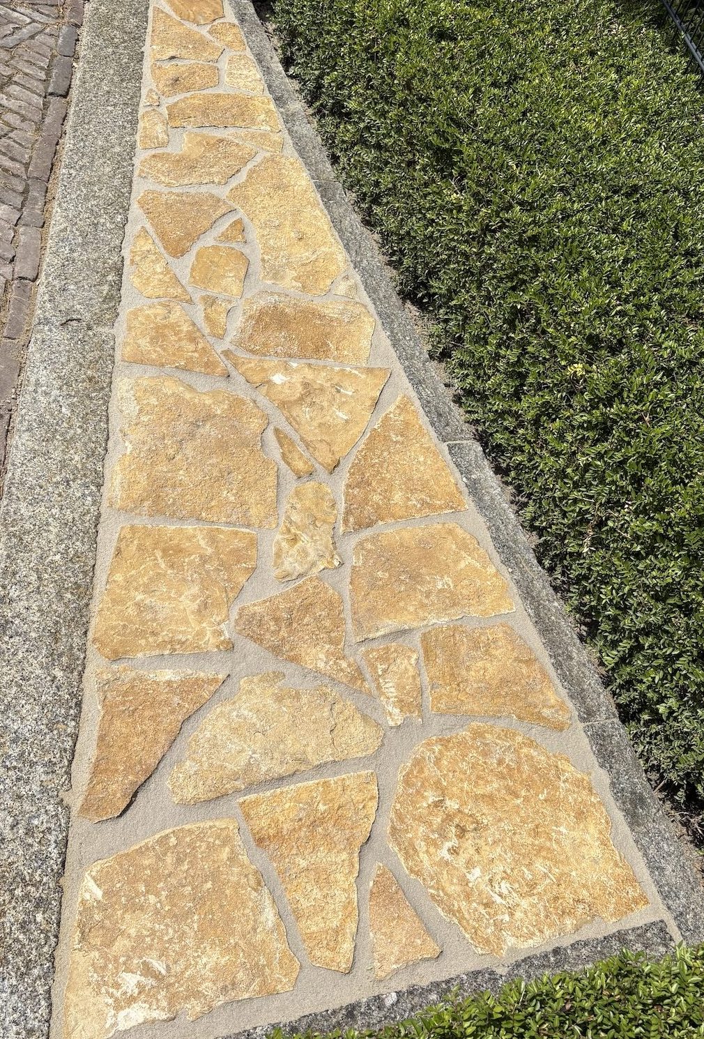 Flagstone Yonne